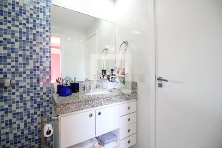 Casa de condomínio à venda com 203m², 4 quartos e 3 vagasSuíte 1 Banheiro