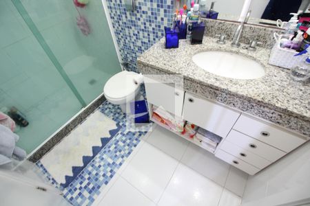 Casa de condomínio à venda com 203m², 4 quartos e 3 vagasSuíte 1 Banheiro