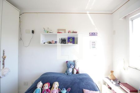 Casa de condomínio à venda com 203m², 4 quartos e 3 vagas Casa de condomínio à venda com 203m², 4 quartos e 3 vagasQuarto