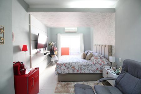 Casa de condomínio à venda com 203m², 4 quartos e 3 vagasSuíte 2