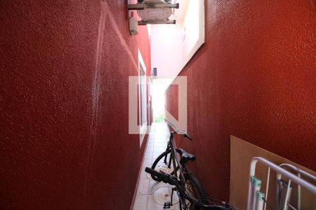 Casa de condomínio à venda com 203m², 4 quartos e 3 vagasAcesso aos Fundos