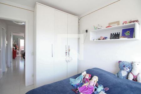 Casa de condomínio à venda com 203m², 4 quartos e 3 vagas Casa de condomínio à venda com 203m², 4 quartos e 3 vagasQuarto