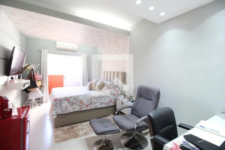 Casa de condomínio à venda com 203m², 4 quartos e 3 vagasSuíte 2