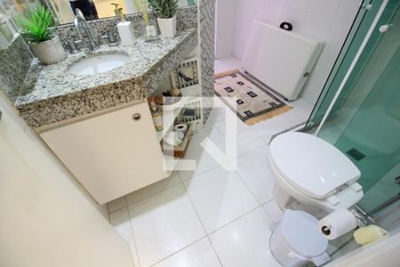 Casa de condomínio à venda com 203m², 4 quartos e 3 vagasBanheiro Social
