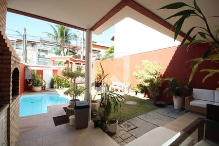 Casa de condomínio à venda com 203m², 4 quartos e 3 vagasÁrea Externa