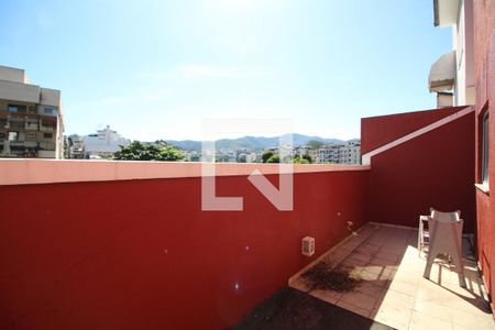 Casa de condomínio à venda com 203m², 4 quartos e 3 vagasVaranda Fundos