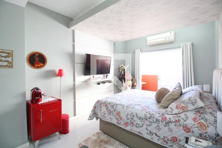 Casa de condomínio à venda com 203m², 4 quartos e 3 vagasSuíte 2