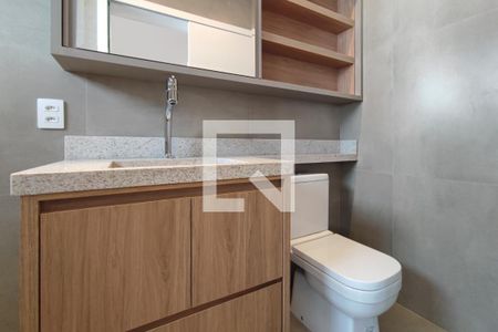 Banheiro Suíte de casa de condomínio para alugar com 3 quartos, 204m² em Swiss Park, Campinas
