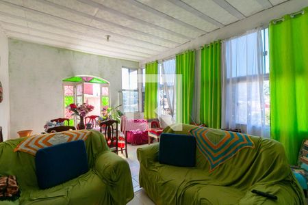 Casa para alugar com 3 quartos, 300m² em Concórdia, Belo Horizonte