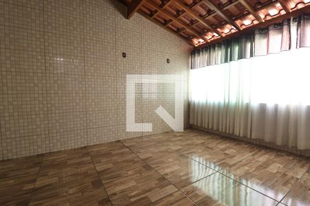 Casa à venda com 170m², 3 quartos e 1 vagaQuintal