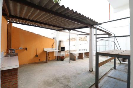 Casa à venda com 364m², 4 quartos e 5 vagasQuintal