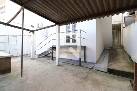 Casa à venda com 364m², 4 quartos e 5 vagasQuintal
