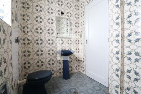 Casa à venda com 364m², 4 quartos e 5 vagasBanheiro 2