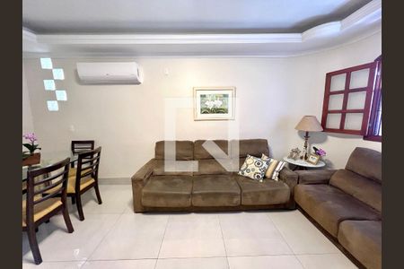 Sala de casa à venda com 3 quartos, 180m² em Alvorada, Contagem