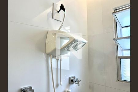 Casa à venda com 180m², 3 quartos e 2 vagasBanheiro 1