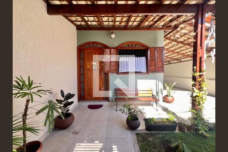 Casa à venda com 180m², 3 quartos e 2 vagasFachada 