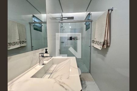 Casa à venda com 180m², 3 quartos e 2 vagasBanheiro 2