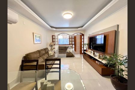 Sala de casa à venda com 3 quartos, 180m² em Alvorada, Contagem