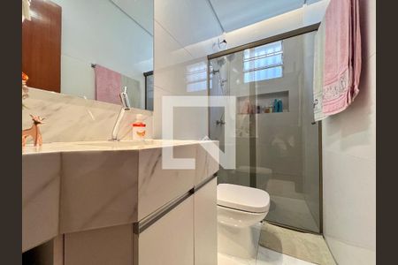 Casa à venda com 180m², 3 quartos e 2 vagasBanheiro 1