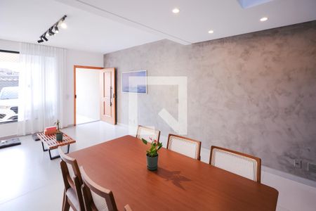 Sala de casa à venda com 3 quartos, 189m² em Vila Moinho Velho, São Paulo