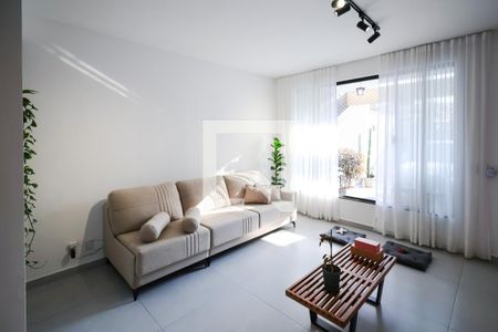 Sala de casa à venda com 3 quartos, 189m² em Vila Moinho Velho, São Paulo