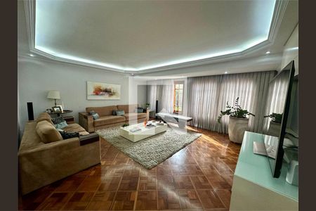 Casa à venda com 4 quartos, 453m² em Jardim Sonia, São Paulo
