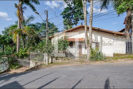 Casa à venda com 240m², 3 quartos e 13 vagasFachada