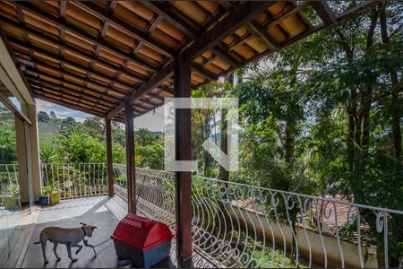 Casa à venda com 240m², 3 quartos e 13 vagasVaranda