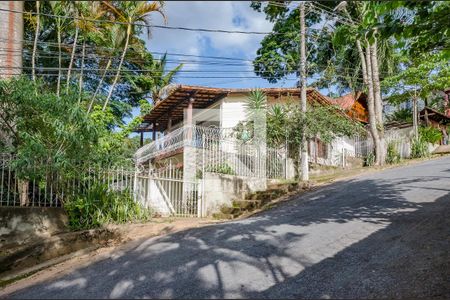 Casa à venda com 240m², 3 quartos e 13 vagasFachada