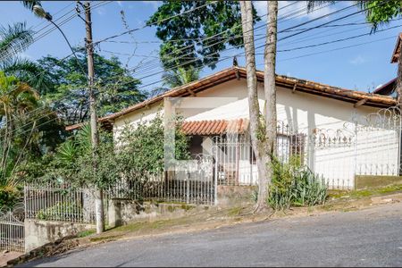 Casa à venda com 240m², 3 quartos e 13 vagasFachada