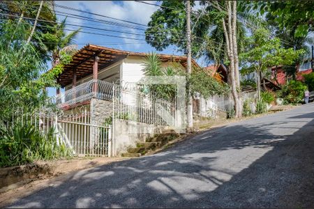 Casa à venda com 240m², 3 quartos e 13 vagasFachada