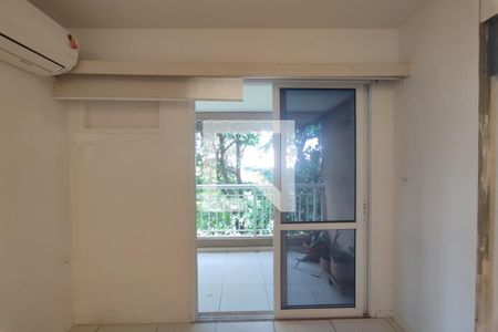 Sala de apartamento para alugar com 3 quartos, 85m² em Taquara, Rio de Janeiro