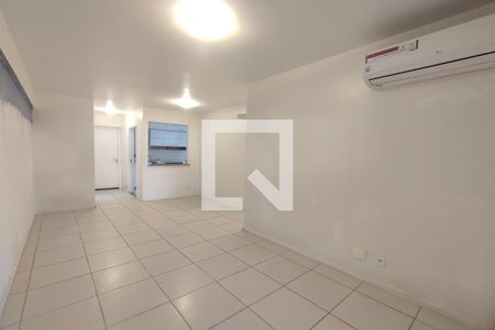 Sala de apartamento para alugar com 3 quartos, 85m² em Taquara, Rio de Janeiro