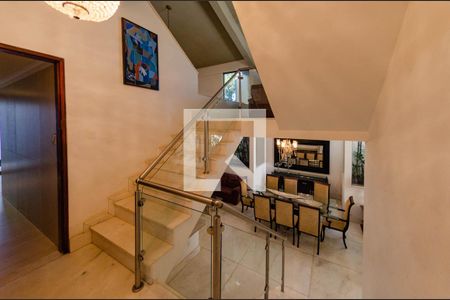 Casa à venda com 400m², 4 quartos e 4 vagasEscada