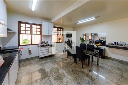 Casa à venda com 400m², 4 quartos e 4 vagasCozinha