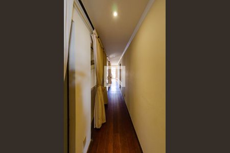 Casa à venda com 400m², 4 quartos e 4 vagasCorredor