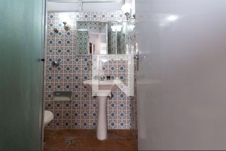 Banheiro Social de apartamento para alugar com 2 quartos, 120m² em Água Branca, São Paulo