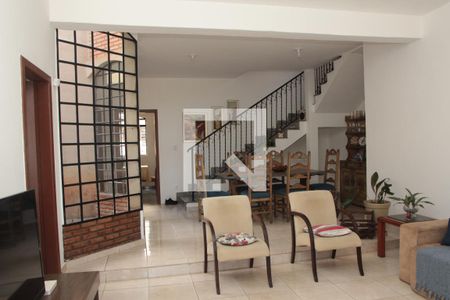 sala de casa à venda com 5 quartos, 360m² em Vila Copacabana, Belo Horizonte