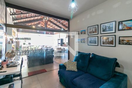 Casa à venda com 360m², 3 quartos e 2 vagasSala