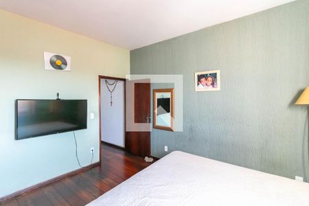 Casa à venda com 360m², 3 quartos e 2 vagasQuarto