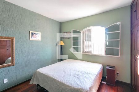 Casa à venda com 360m², 3 quartos e 2 vagasQuarto