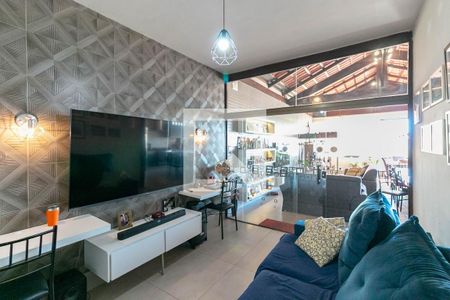 Casa à venda com 360m², 3 quartos e 2 vagasSala