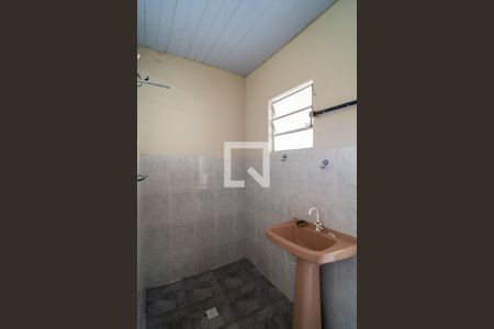 Banheiro de casa para alugar com 1 quarto, 30m² em Vila Barcelona, Sorocaba