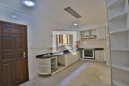 Casa à venda com 320m², 2 quartos e 2 vagasCozinha