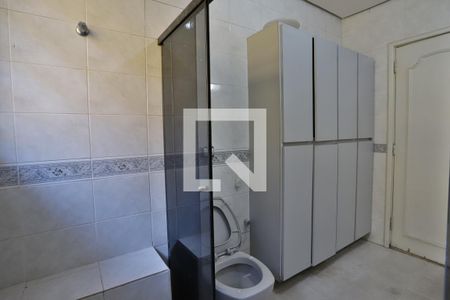 Casa à venda com 320m², 2 quartos e 2 vagasBanheiro 1
