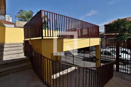 Casa à venda com 320m², 2 quartos e 2 vagasEntrada