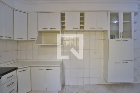 Casa à venda com 320m², 2 quartos e 2 vagasCozinha