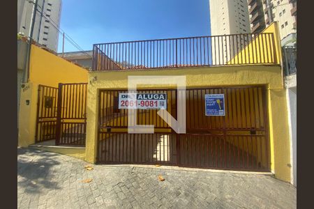 Casa à venda com 320m², 2 quartos e 2 vagasFachada