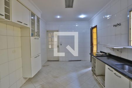 Casa à venda com 320m², 2 quartos e 2 vagasCozinha
