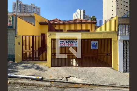 Casa à venda com 320m², 2 quartos e 2 vagasFachada